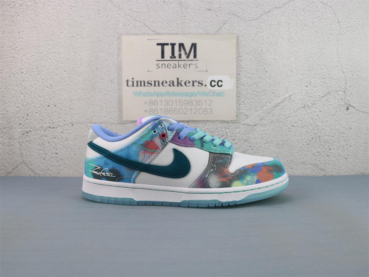 Nike SB Dunk Low Futura Laboratories Bleached Aqua HF6061-400